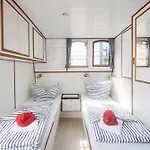 Budget At Marina By Kuhnle-tours Apartamento