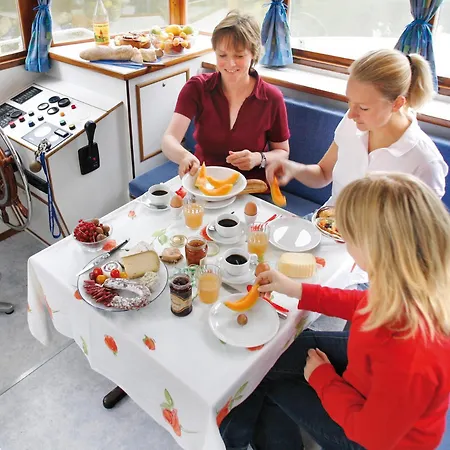 Lejlighed Budget At Marina By Kuhnle-tours